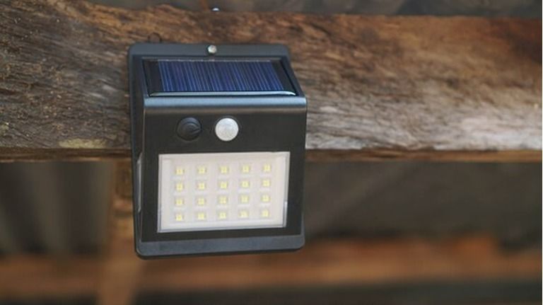 Top 9 Brightest Outdoor Solar Lights [Feb 2024] Reviews & Guide