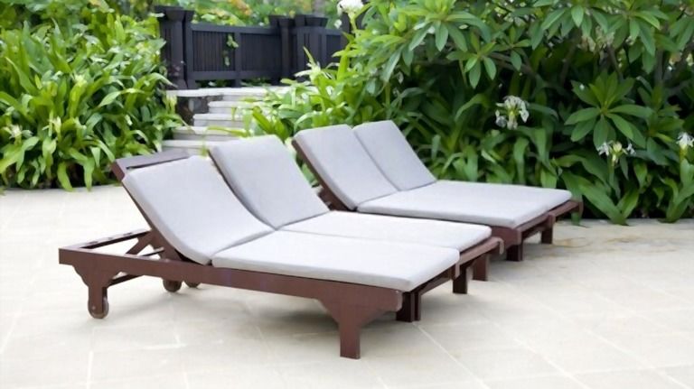 6 Most Comfortable Outdoor Lounge Chairs [Aug 2022] Reviews & Guide